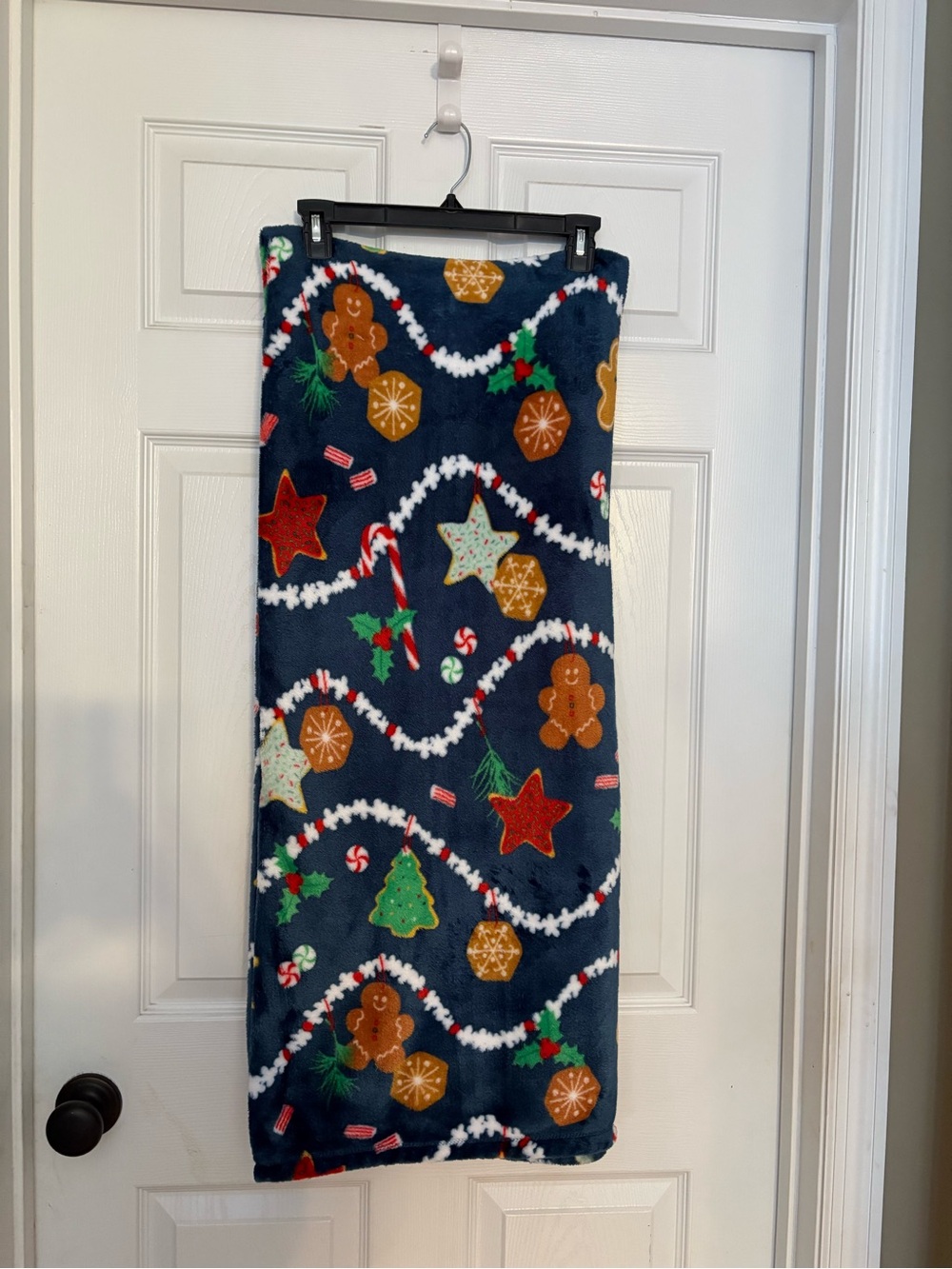 Gingerbread Christmas Throw Navy